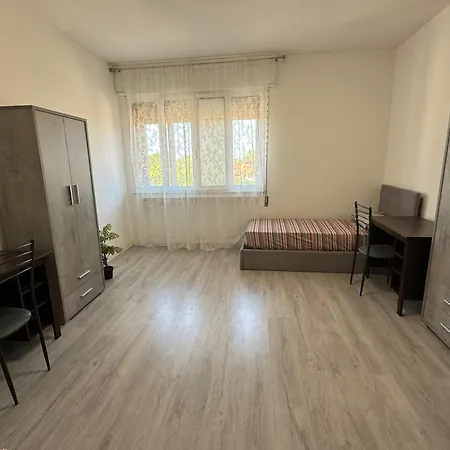 Hostal Ostello Piovese *